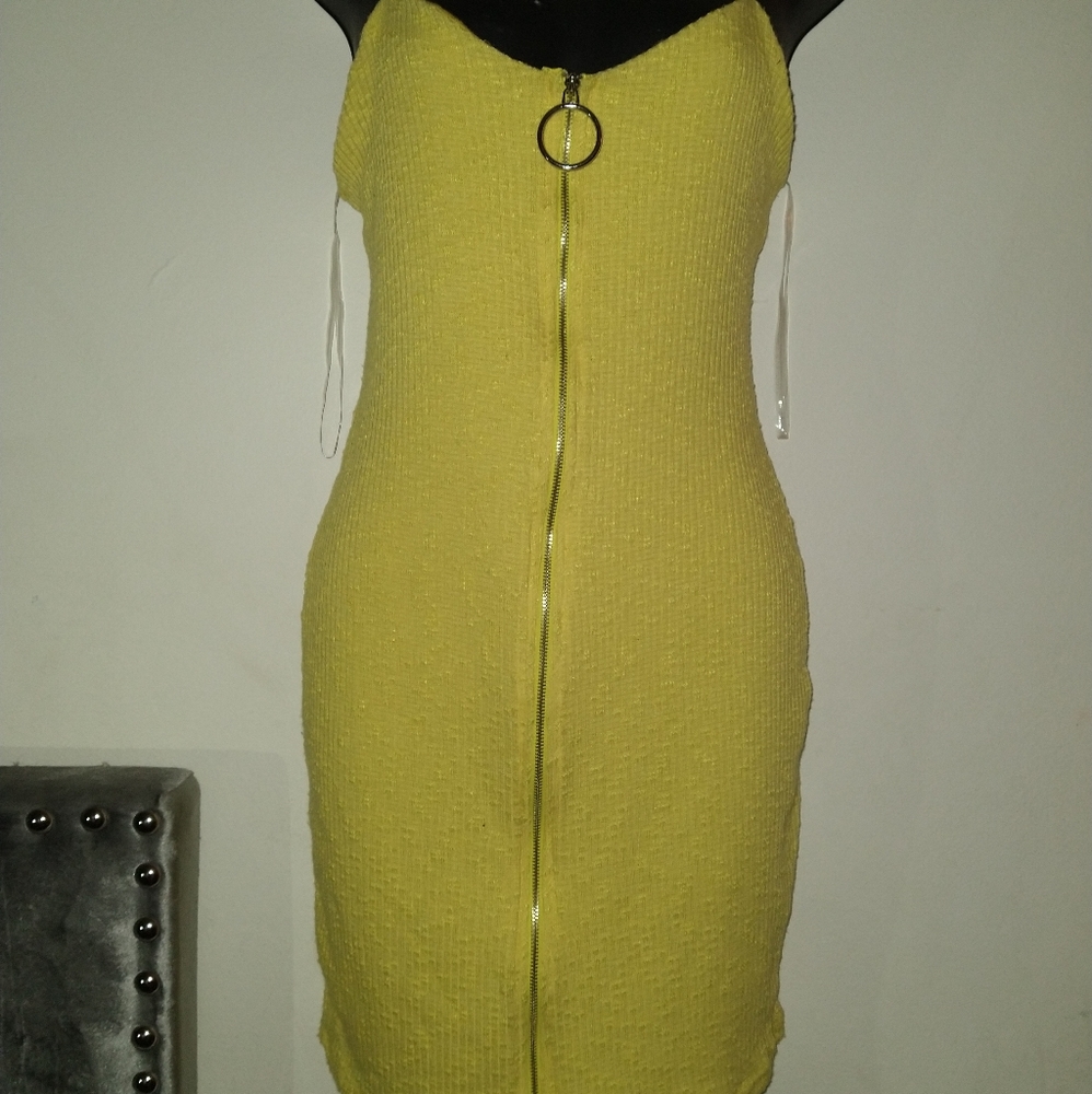 Yellow dress NWT size Large